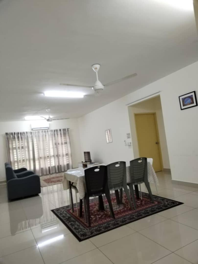 Abie'S Homestay Putrajaya Eksteriør billede